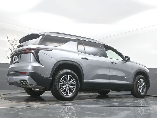 Used 2025 Chevrolet Traverse LT image 34