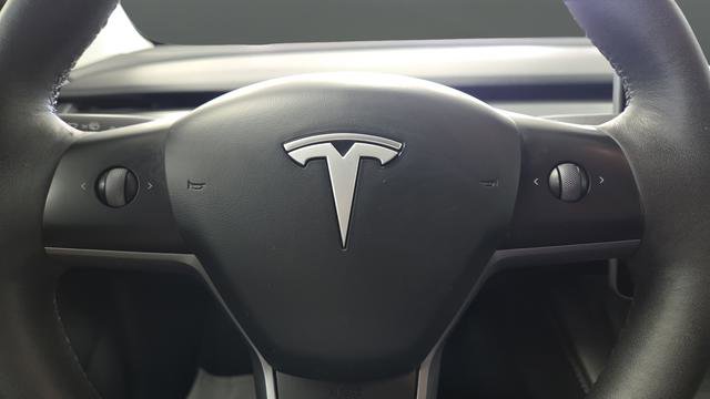 Used 2023 Tesla Model 3 Standard Range image 16