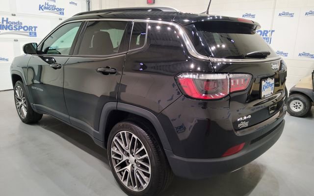 Used 2023 Jeep Compass Limited w/ Elite Group AWD/4WD image 4