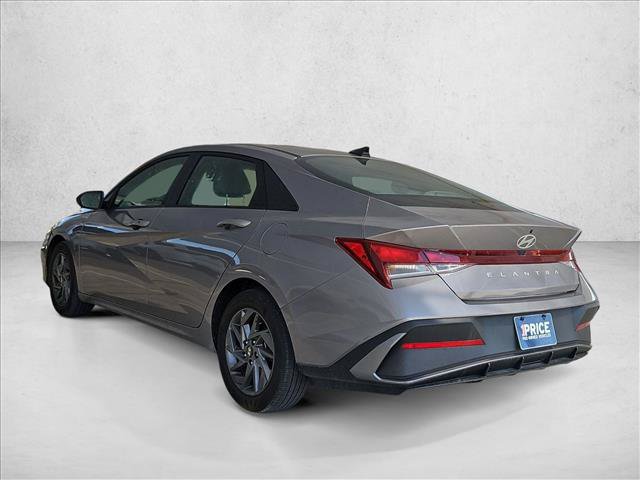 Used 2024 Hyundai Elantra SEL FWD image 7