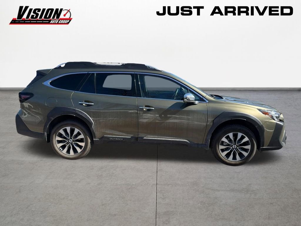 Used 2025 Subaru Outback Touring XT image 4