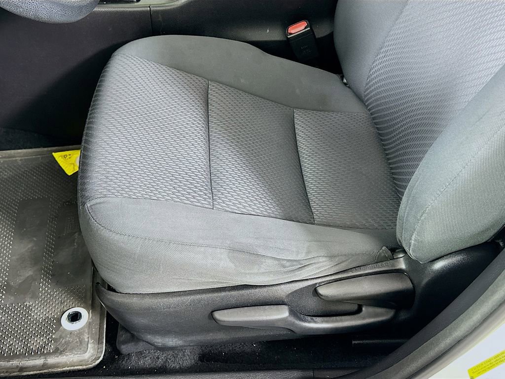 Used 2017 Toyota Highlander LE image 19