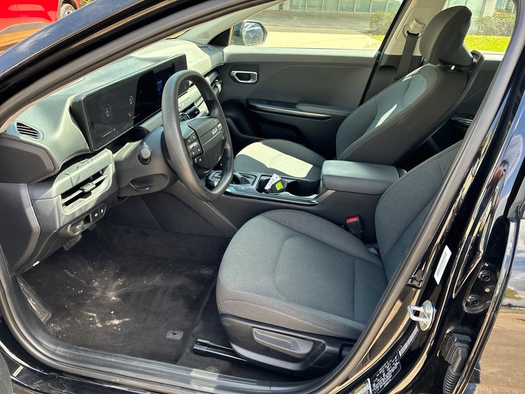 Used 2025 Kia K4 FWD image 17