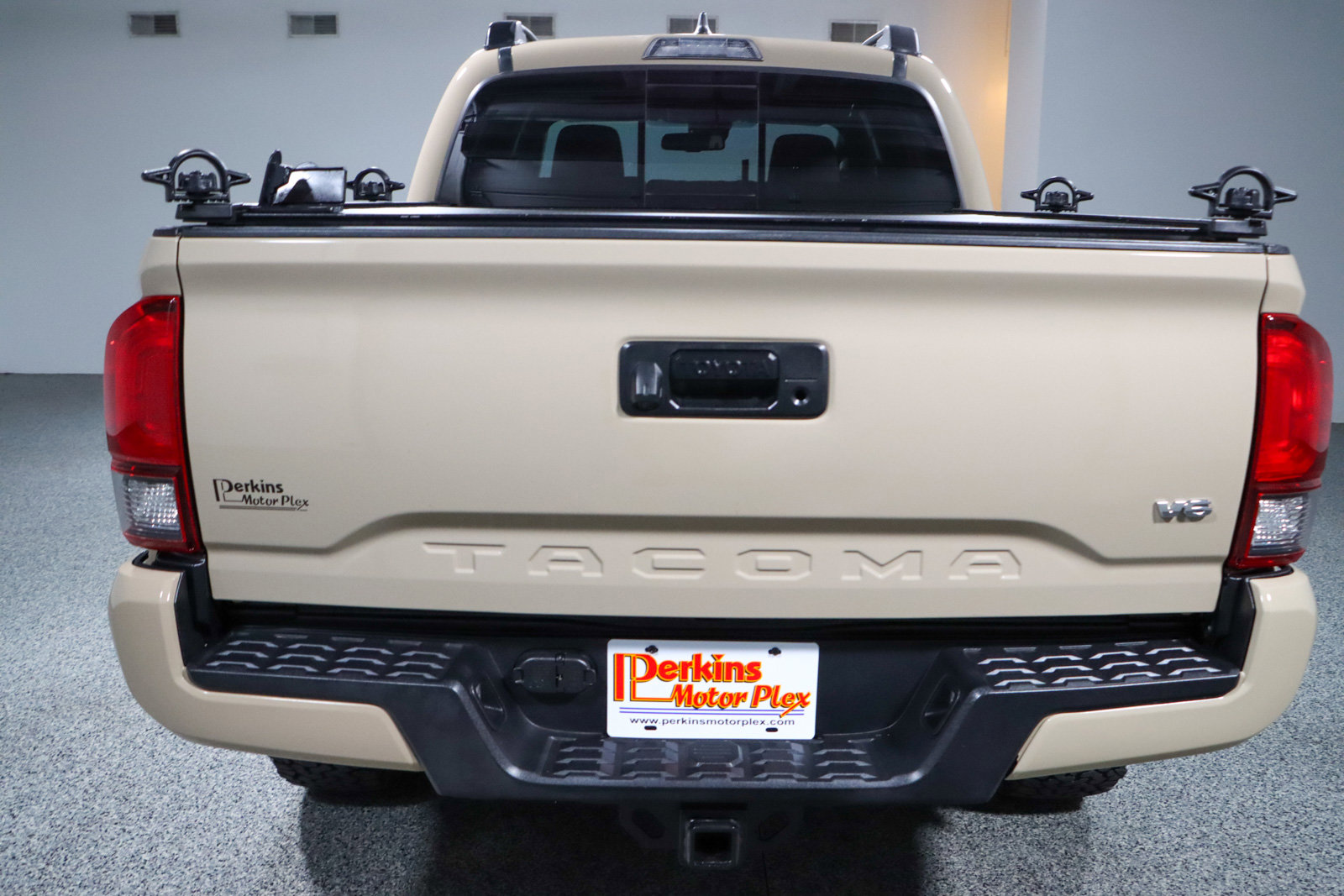 Used 2019 Toyota Tacoma TRD Sport image 9