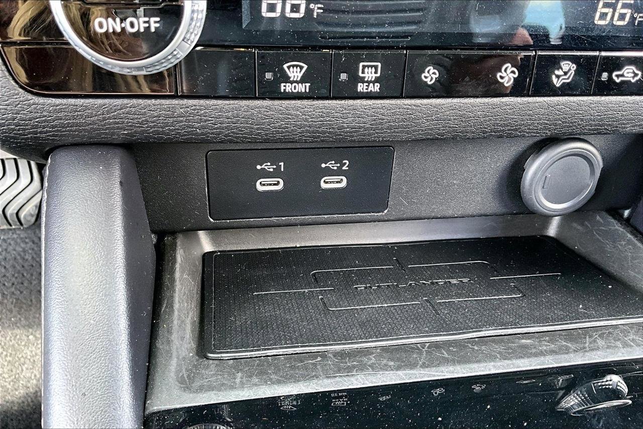 Used 2025 Mitsubishi Outlander ES AWD/4WD image 18