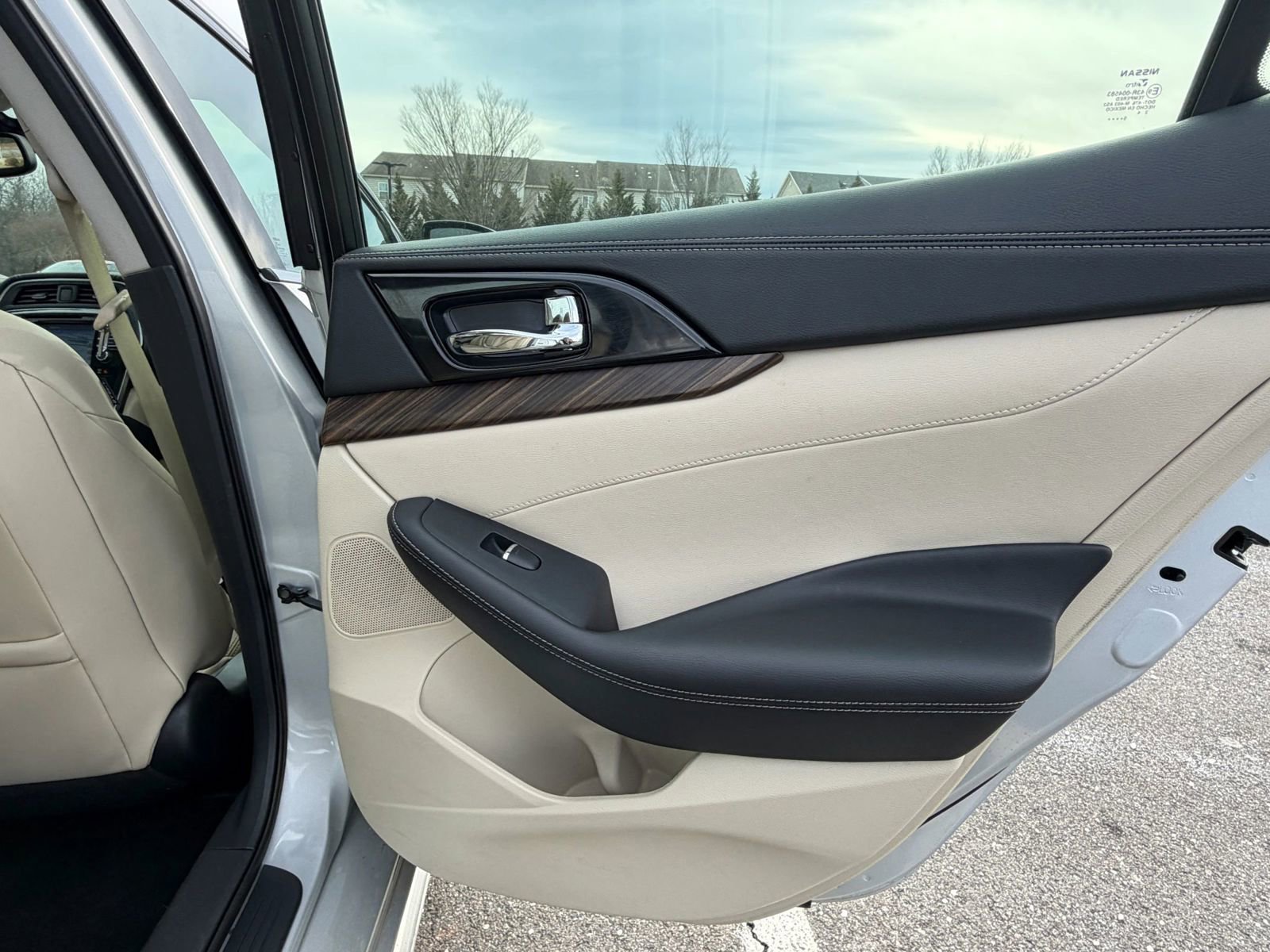 Used 2016 Nissan Maxima Platinum w/ Interior Lighting Package image 20