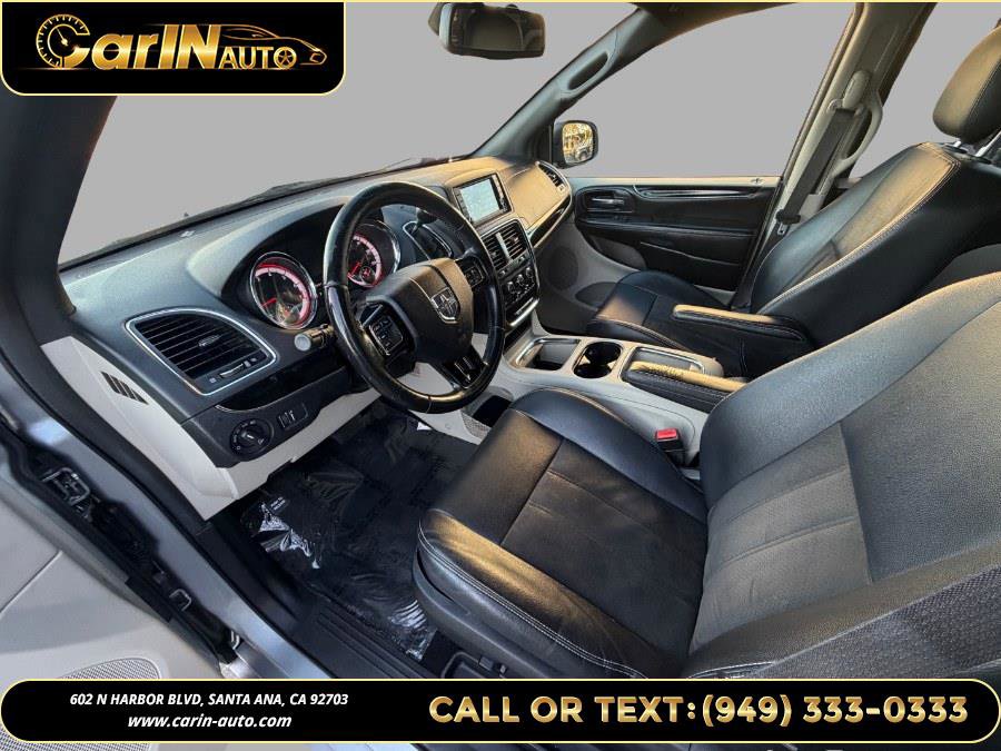 Used 2019 Dodge Grand Caravan SXT image 9