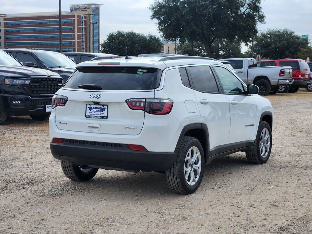 New 2026 Jeep Compass Latitude image 4