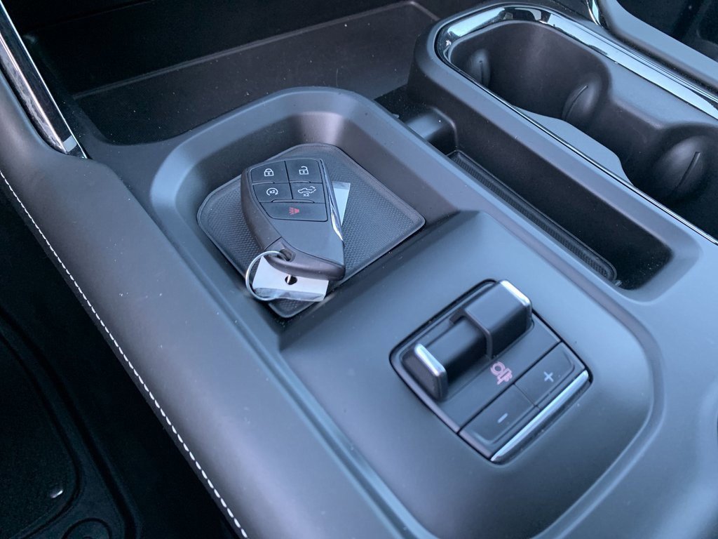 Used 2024 GMC Sierra 2500 AT4X image 26