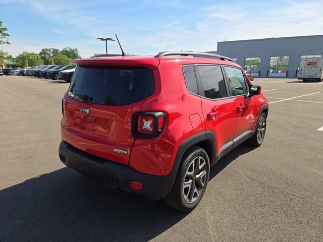 Used 2017 Jeep Renegade Latitude w/ Popular Equipment Group FWD image 3
