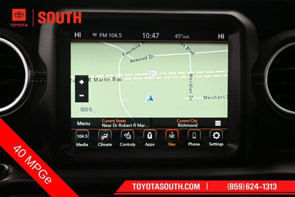 Used 2023 Jeep Wrangler Unlimited Sahara w/ Cold Weather Group AWD/4WD image 17