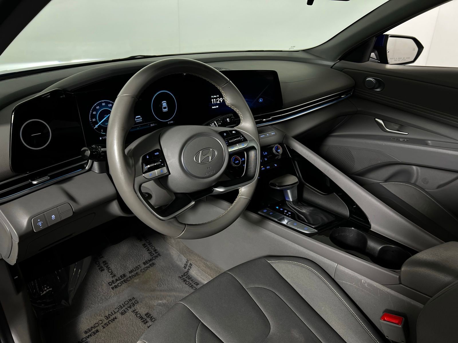 Used 2025 Hyundai Elantra SEL image 12