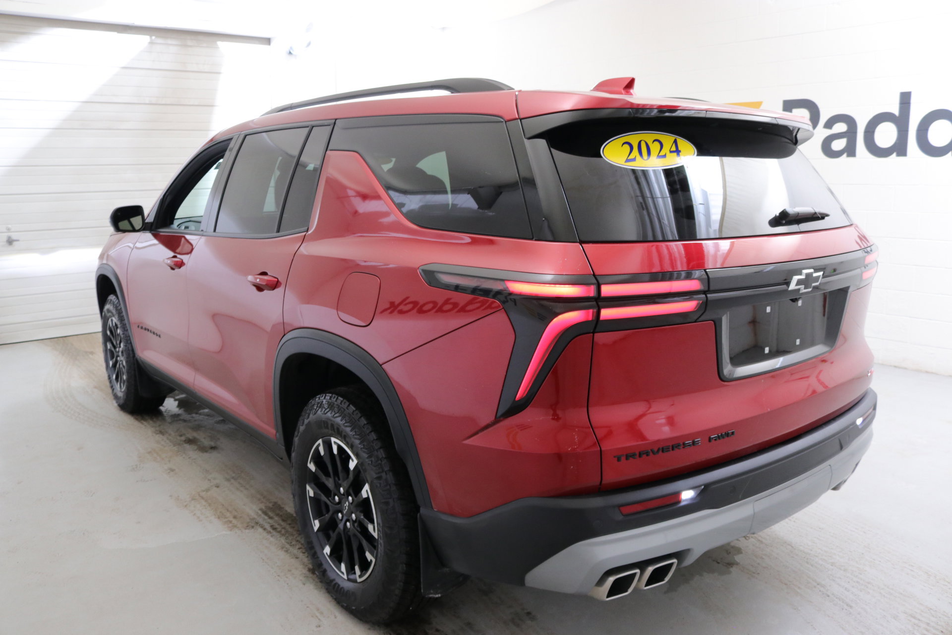 Used 2024 Chevrolet Traverse Z71 image 7