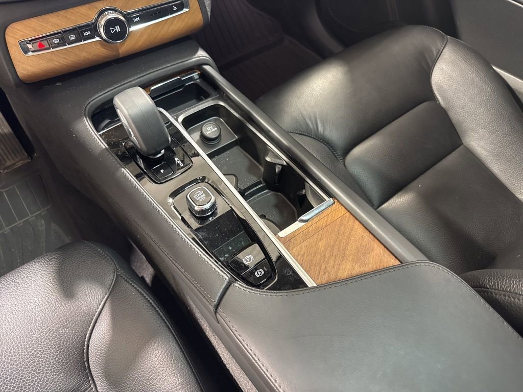 Used 2023 Volvo XC90 B5 Plus w/ Protection Package Premier image 14