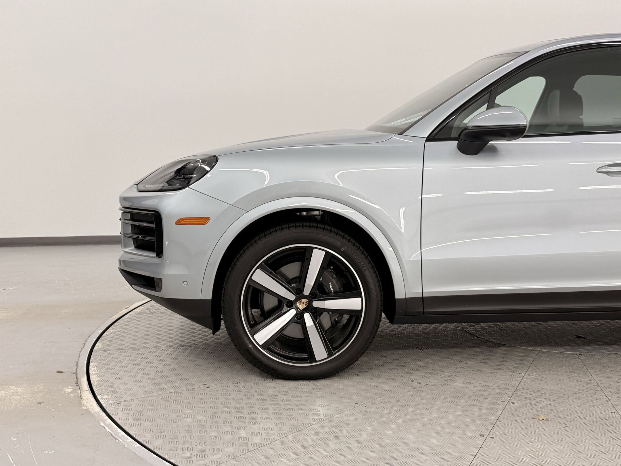 Used 2025 Porsche Cayenne image 13