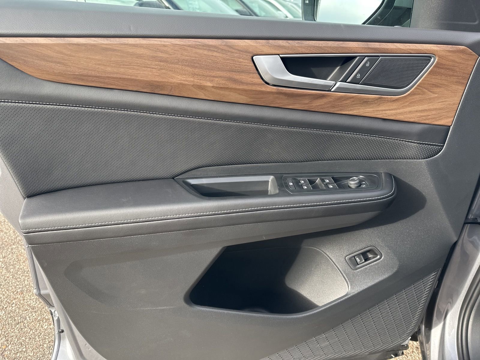 New 2026 Volkswagen Atlas SE image 9