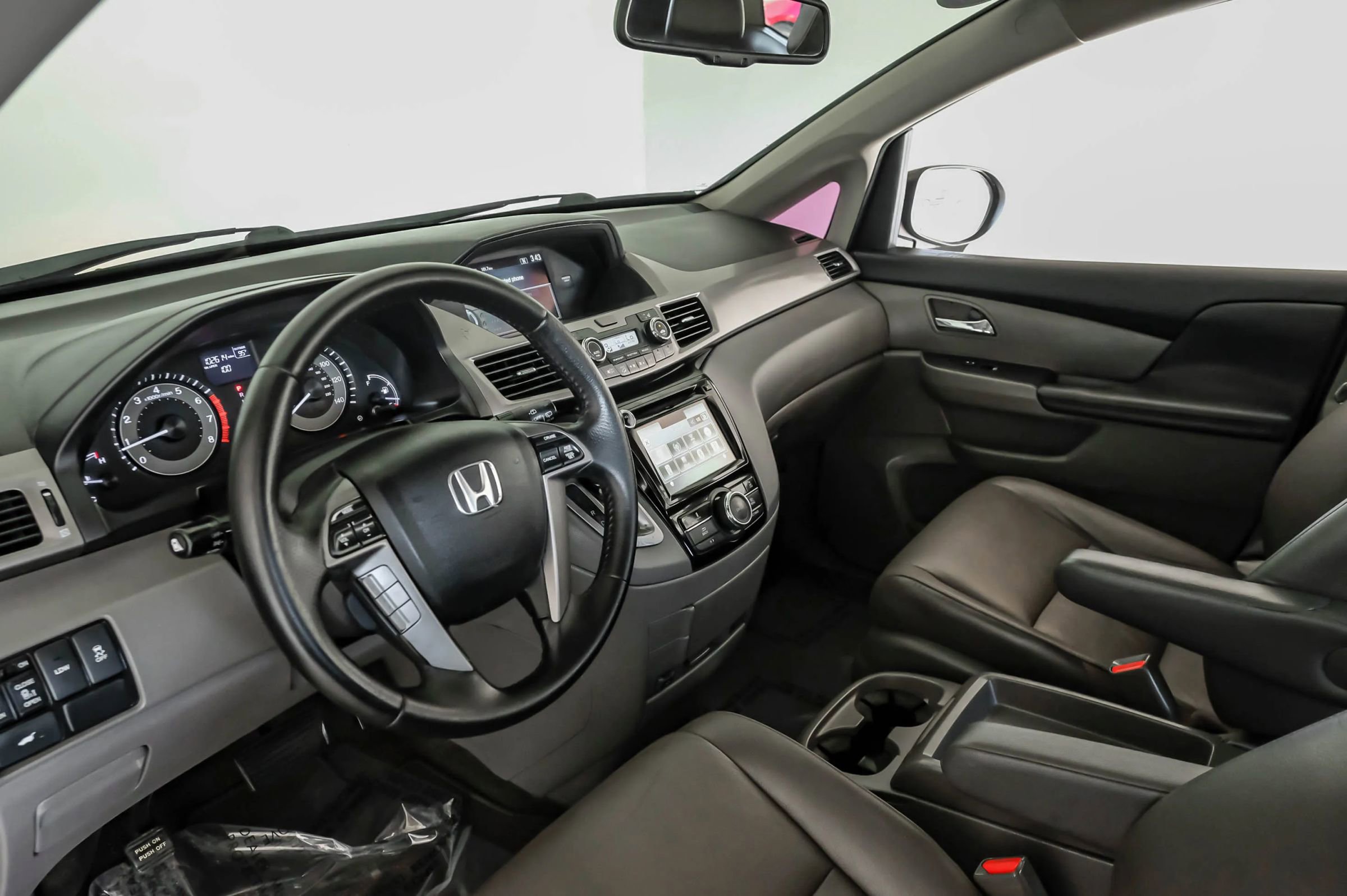 Used 2016 Honda Odyssey EX-L image 2