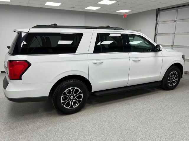 Used 2024 Ford Expedition Max XLT image 11