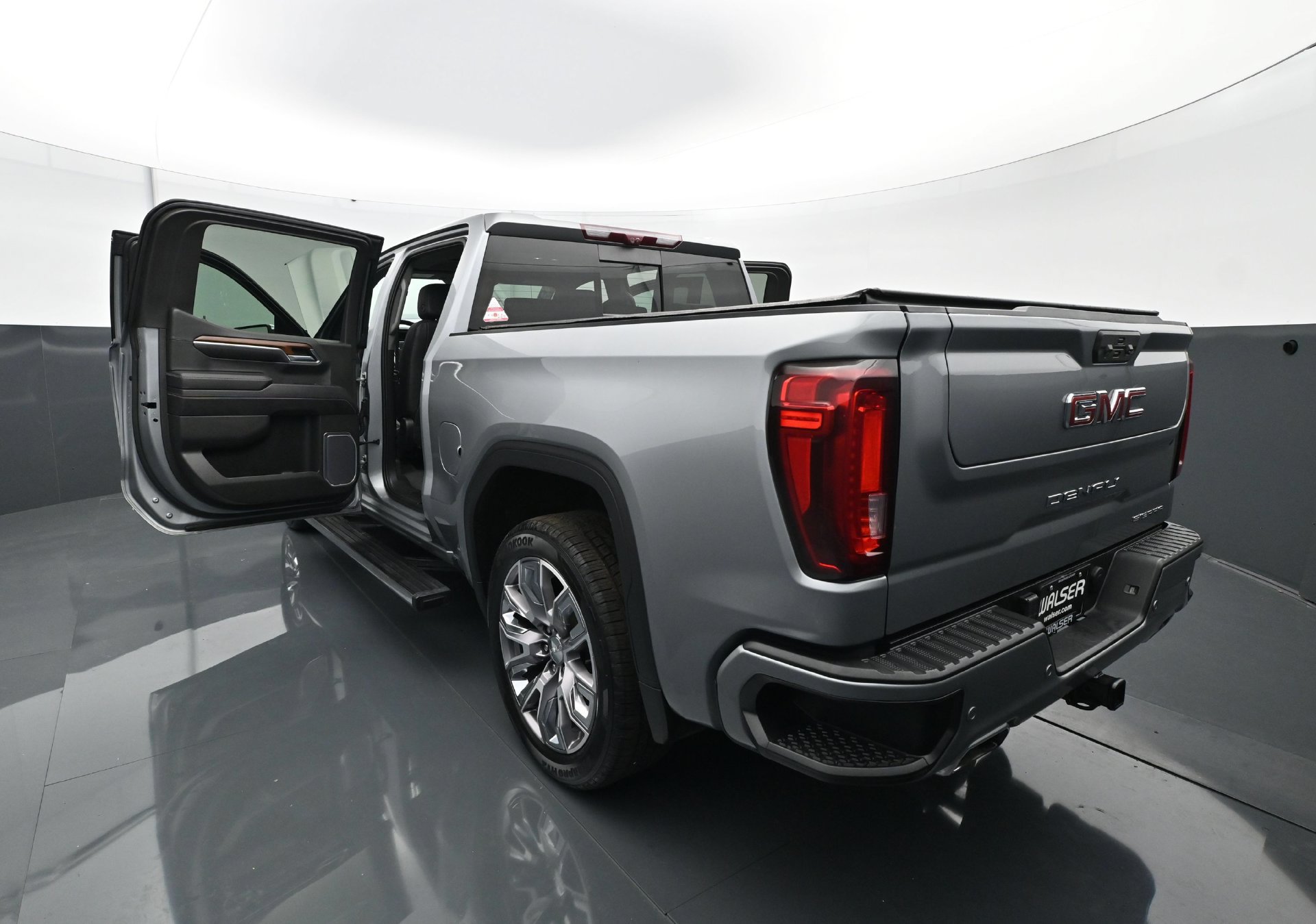 Used 2023 GMC Sierra 1500 Denali w/ Denali Reserve Package AWD/4WD image 30