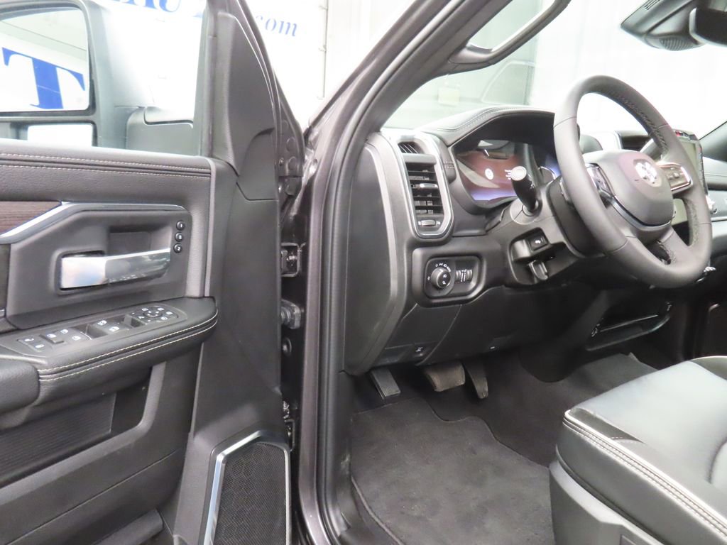 Used 2026 RAM 2500 Laramie AWD/4WD image 49