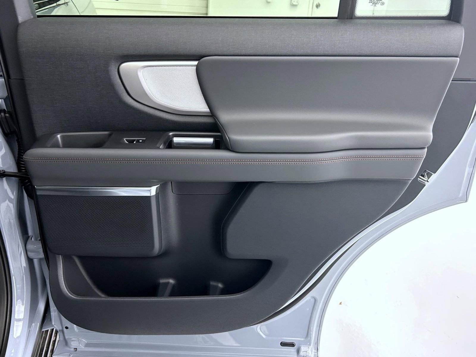 New 2025 Ford Expedition Active image 17