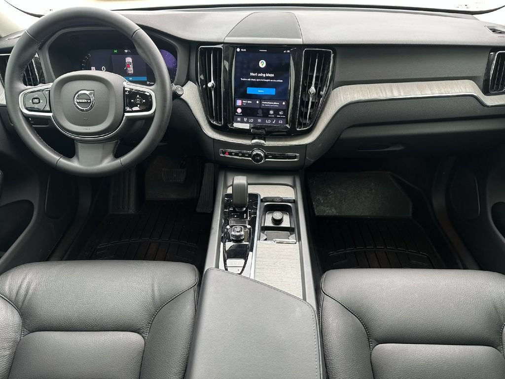 Used 2025 Volvo XC60 B5 Plus AWD/4WD image 11