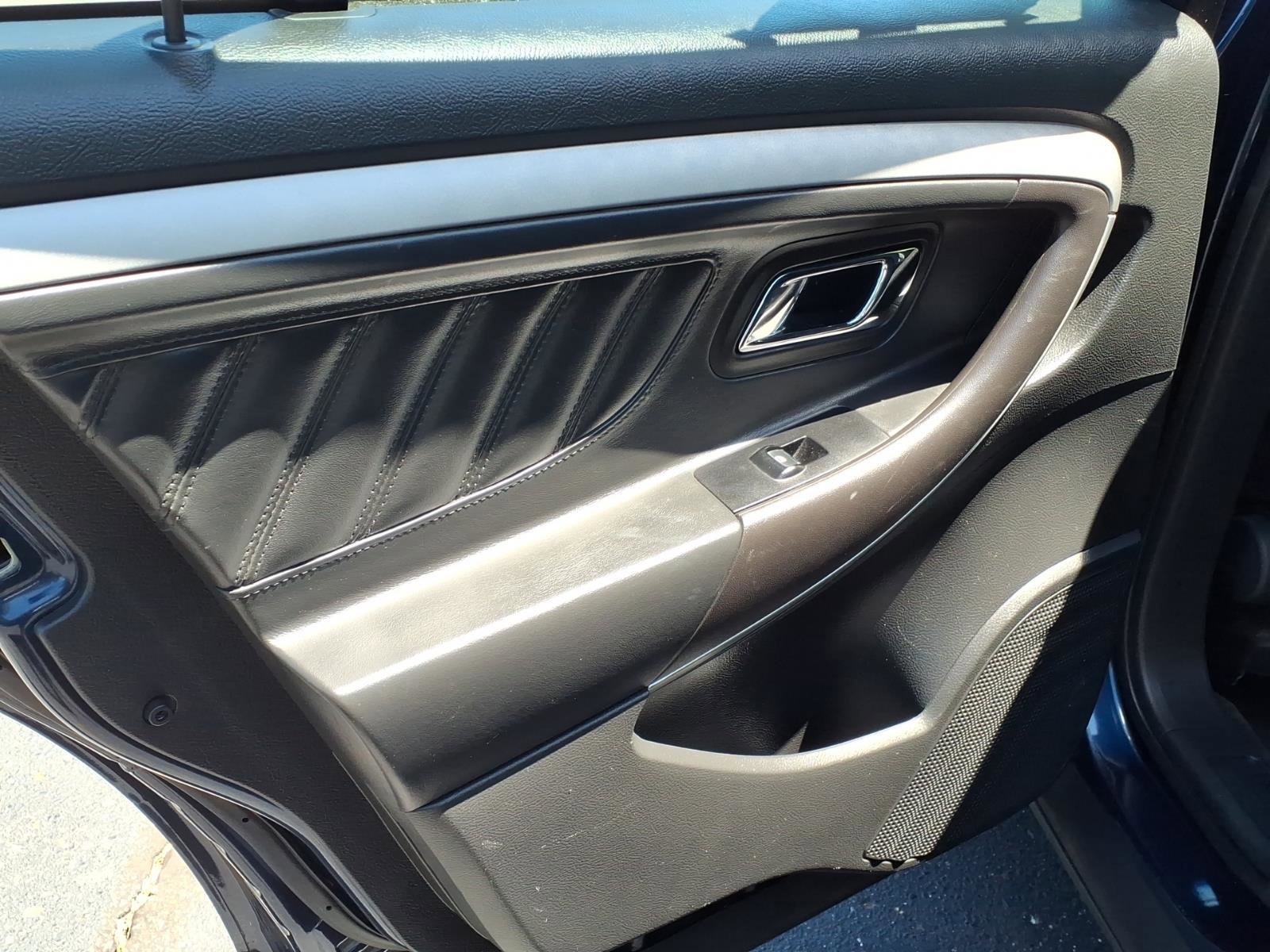 Used 2016 Ford Taurus SEL w/ Equipment Group 201A FWD image 5