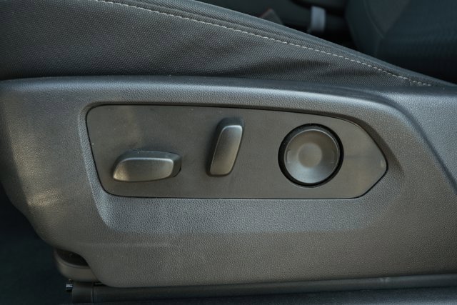 Used 2025 Chevrolet Silverado 1500 LT image 22
