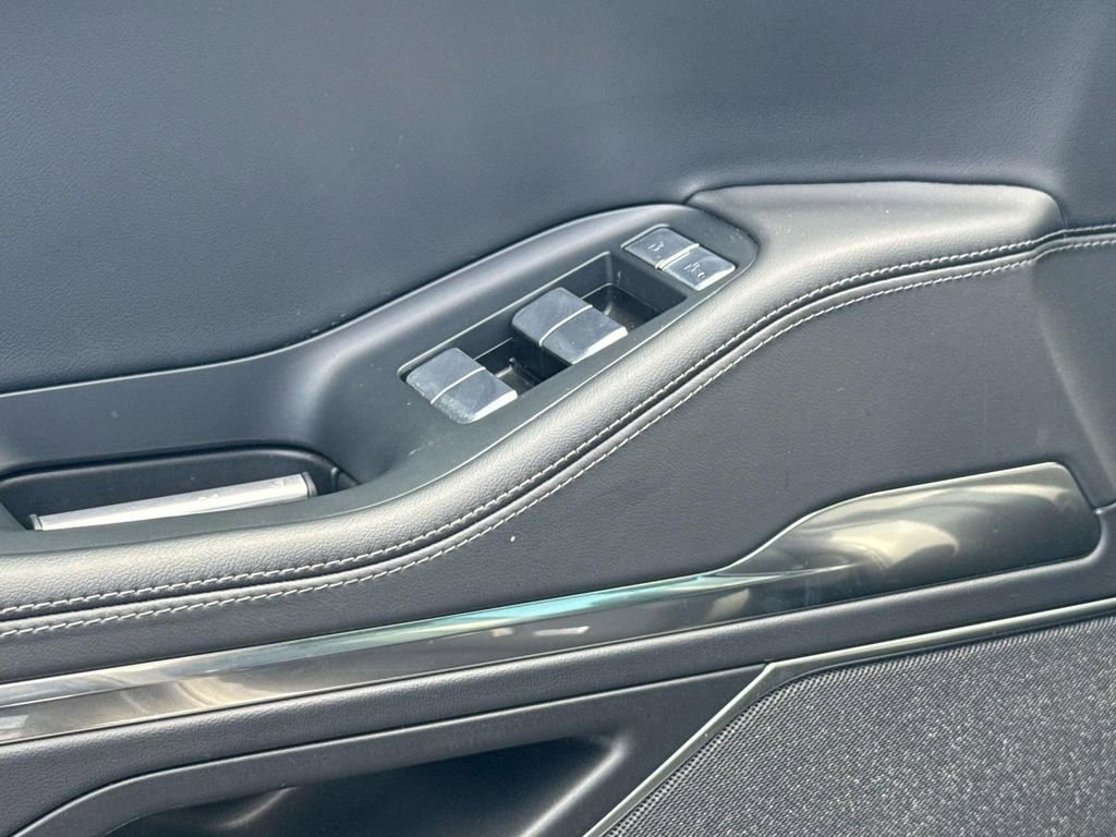 Used 2025 Lincoln Navigator Reserve image 21