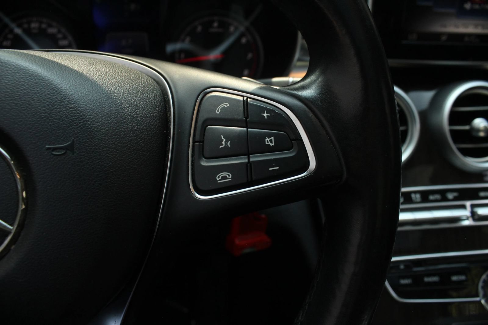 Used 2015 Mercedes-Benz C 300 4MATIC Sedan w/ Premium 1 Package image 28