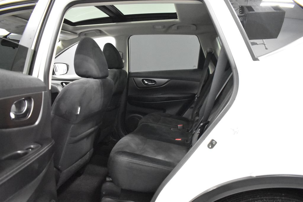Used 2014 Nissan Rogue SV w/ SV Premium Package FWD image 33