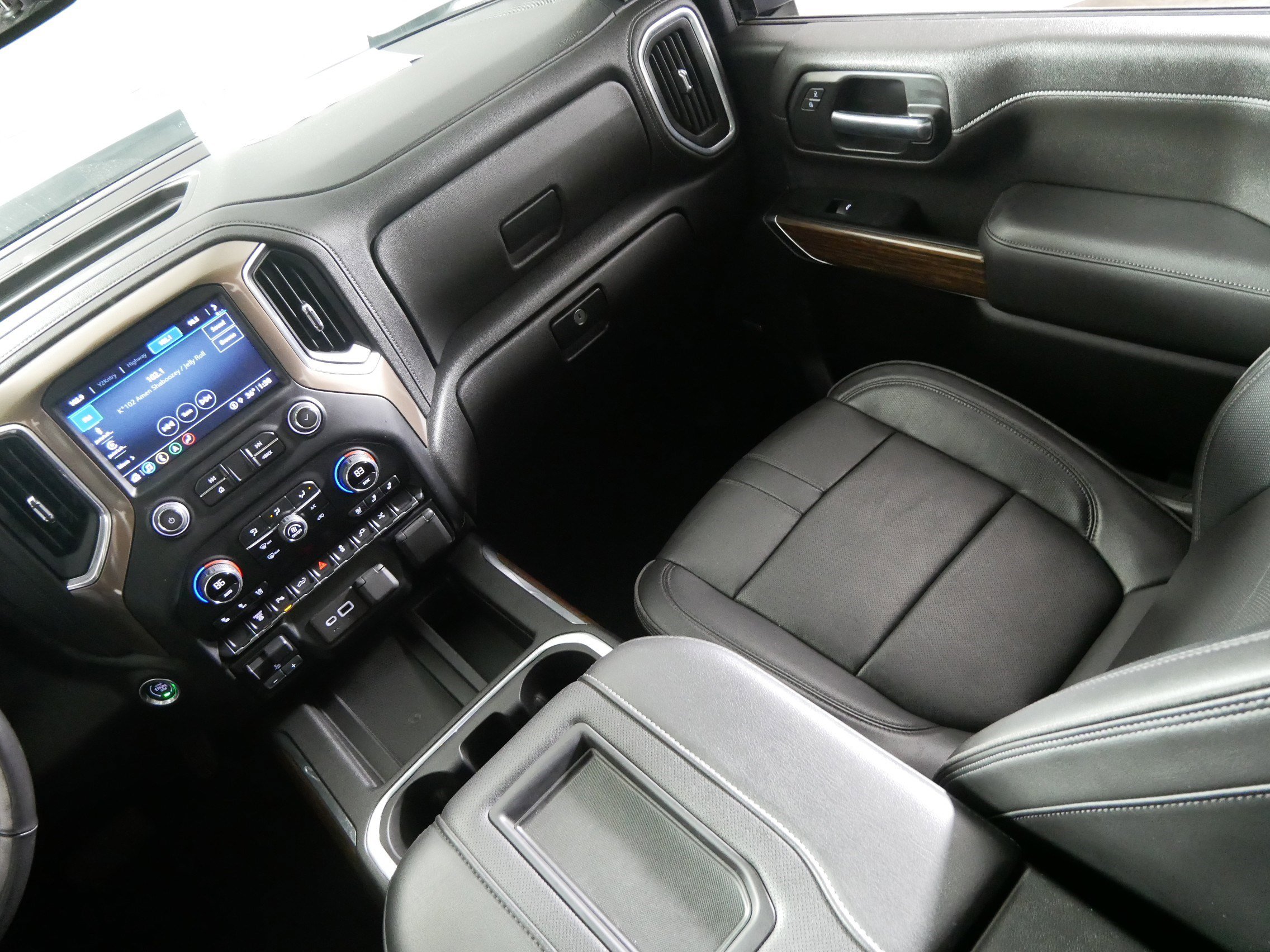 Used 2022 Chevrolet Silverado 3500 High Country image 11