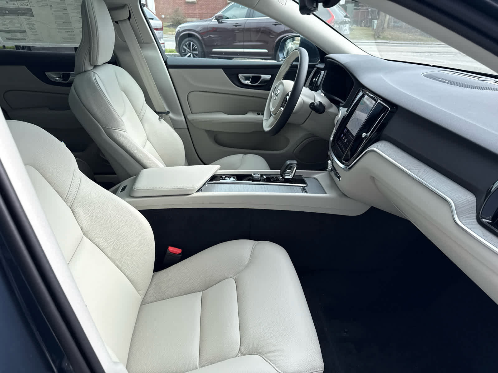 New 2026 Volvo V60 B5 Cross Country Plus w/ Protection Package Premier image 33