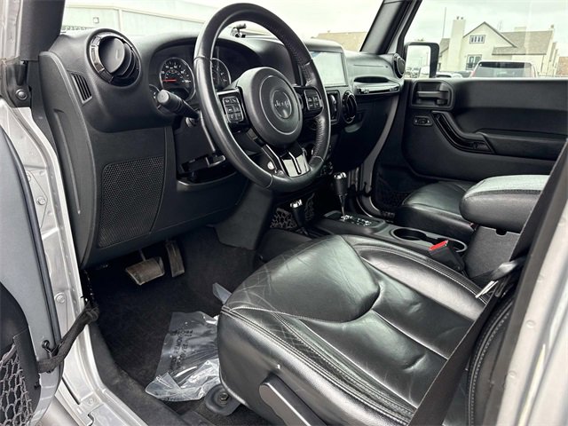 Used 2015 Jeep Wrangler Unlimited Sahara image 10
