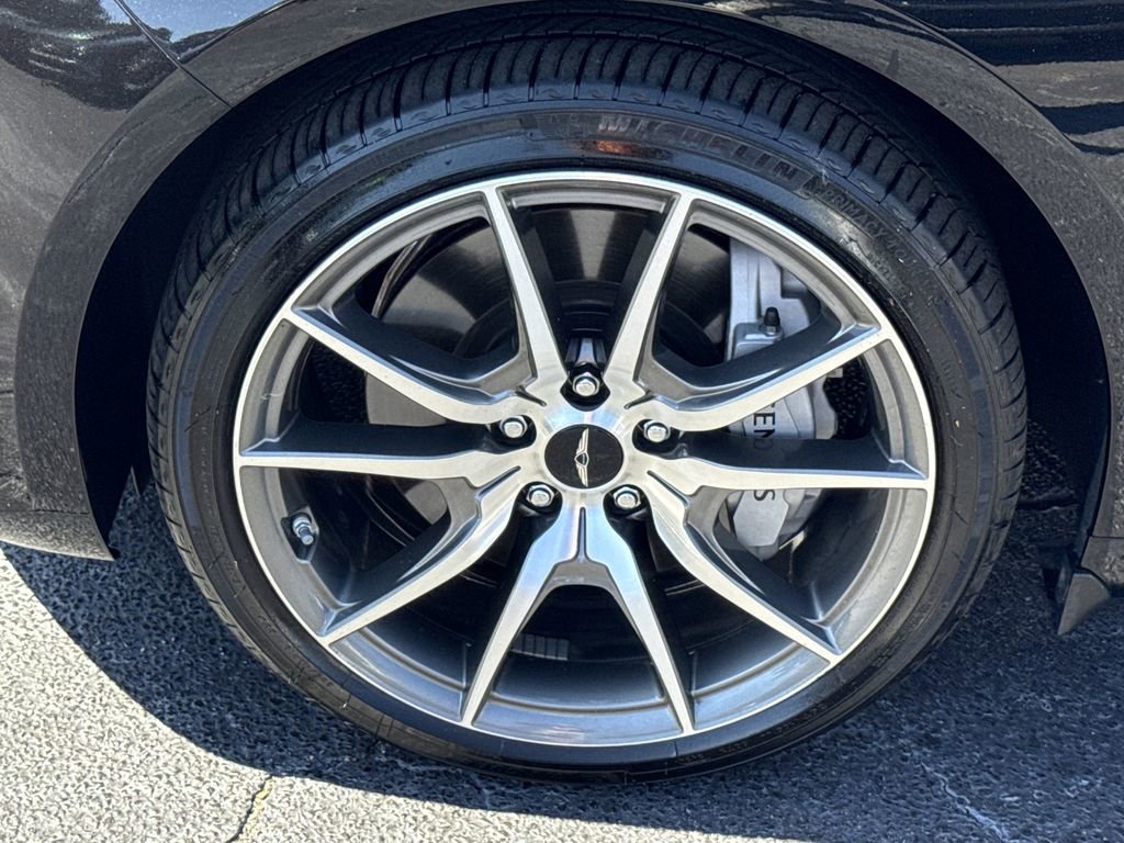 Used 2025 Genesis G70 2.5T image 11