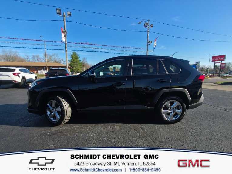 Used 2021 Toyota RAV4 XLE Premium image 8