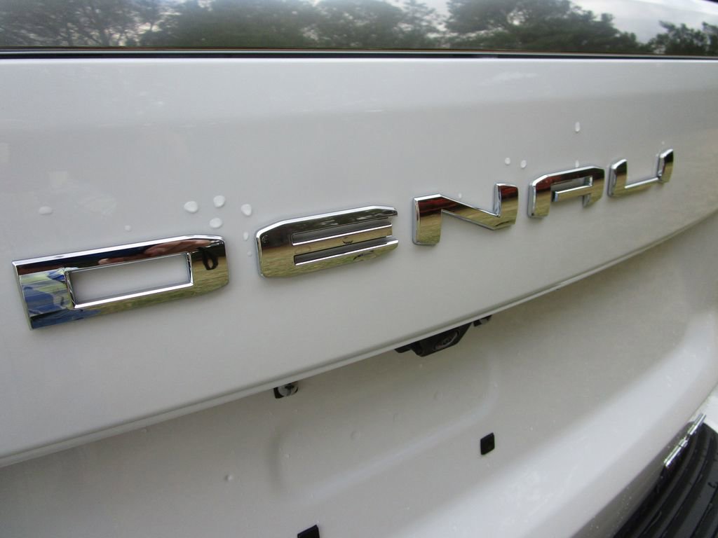 New 2026 GMC Yukon XL Denali w/ Sun & Power Step Package image 10