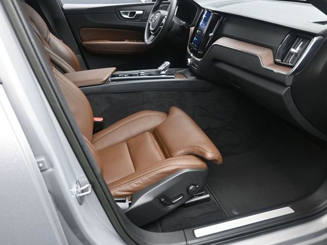 Used 2023 Volvo XC60 B5 Ultimate w/ Protection Package Premier image 29