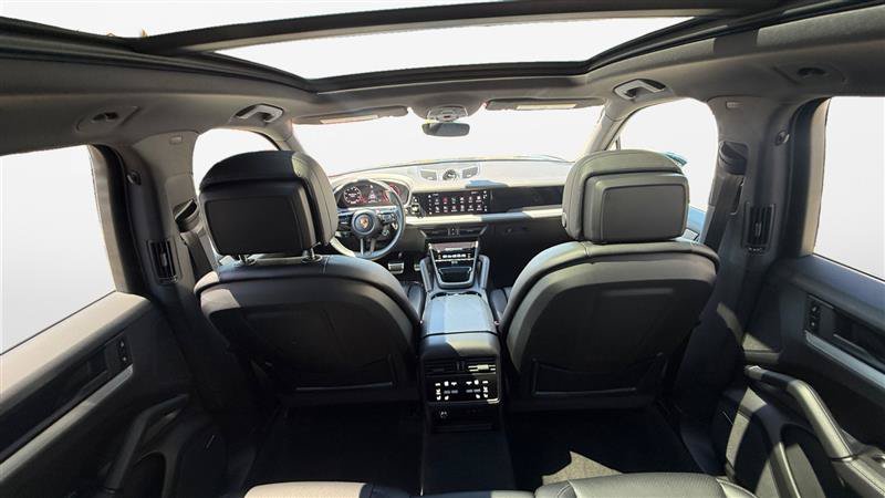 Used 2025 Porsche Cayenne S w/ Premium Package Plus AWD/4WD image 22
