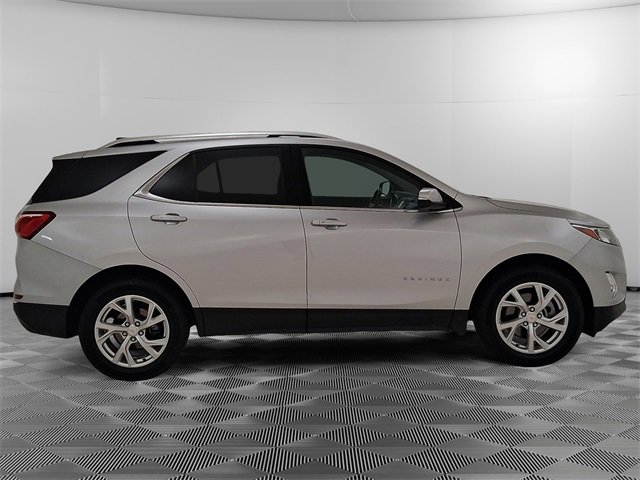 Used 2019 Chevrolet Equinox LT image 2
