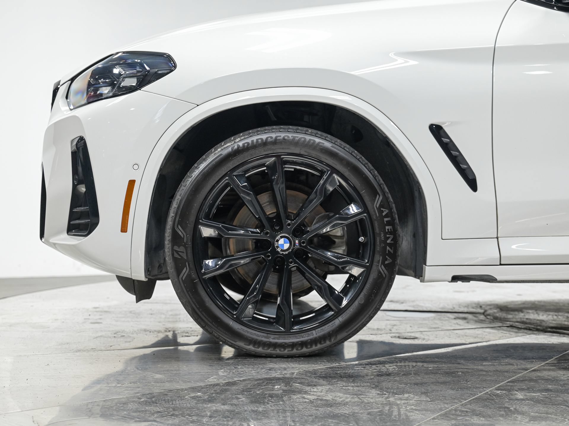 Used 2025 BMW X4 xDrive30i w/ Premium Package AWD/4WD image 3