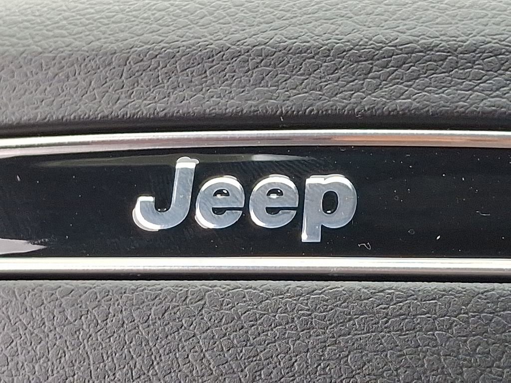 New 2026 Jeep Compass Latitude w/ Sun and Sound Group image 12
