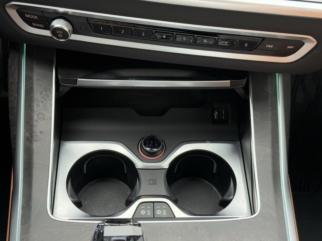 Used 2021 BMW X7 M50i image 26