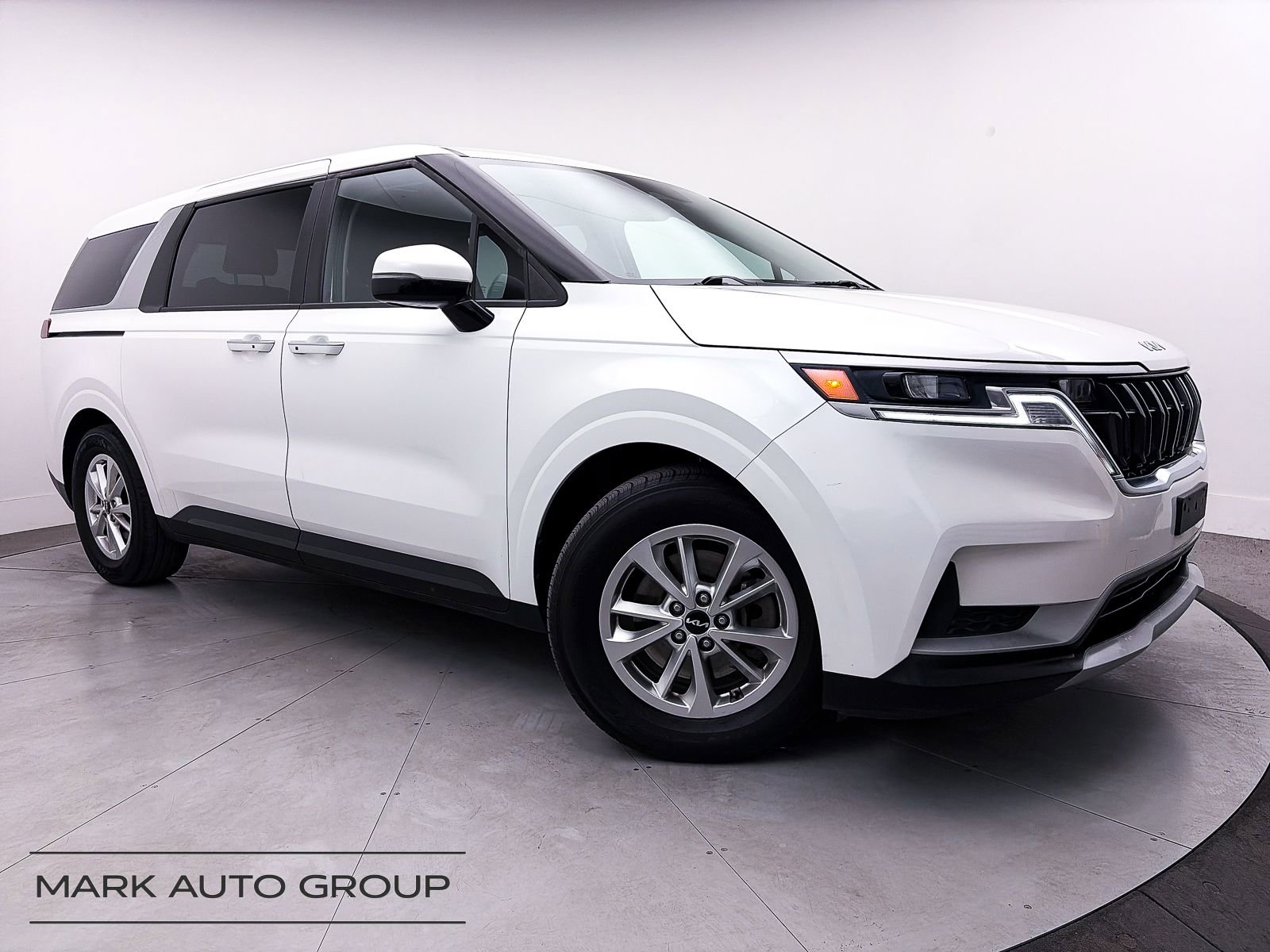 Used 2022 Kia Carnival LX