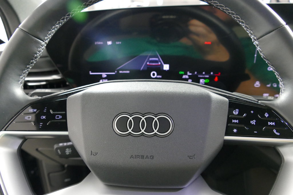 Certified 2025 Audi Q5 Premium AWD/4WD image 12