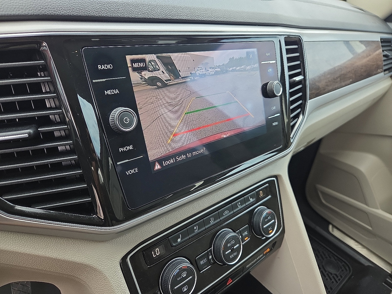 Used 2019 Volkswagen Atlas SEL Premium AWD/4WD image 8