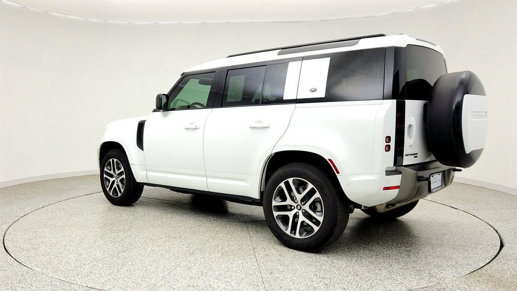 Used 2023 Land Rover Defender 110 X-Dynamic SE AWD/4WD image 7