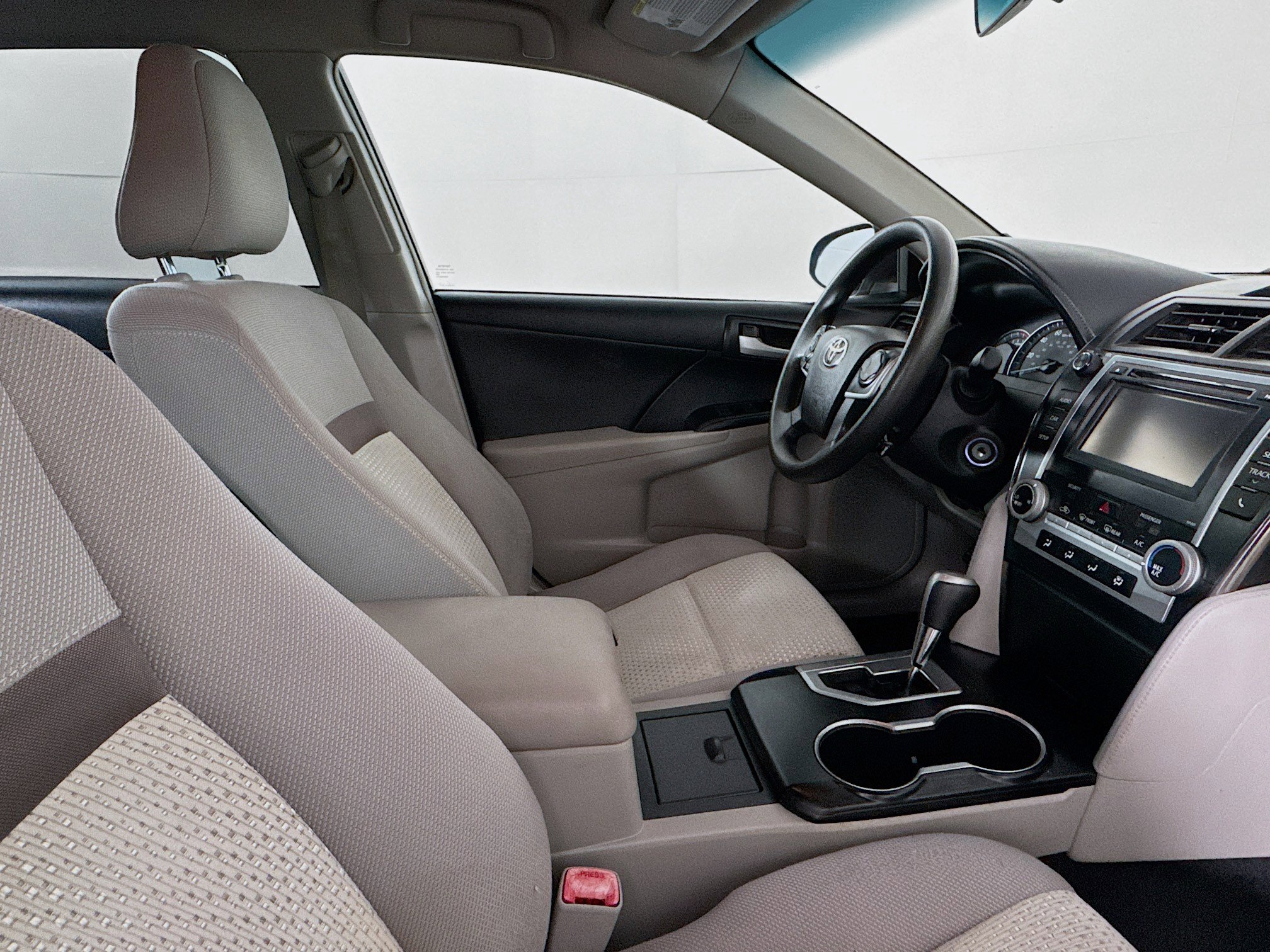 Used 2014 Toyota Camry SE image 43