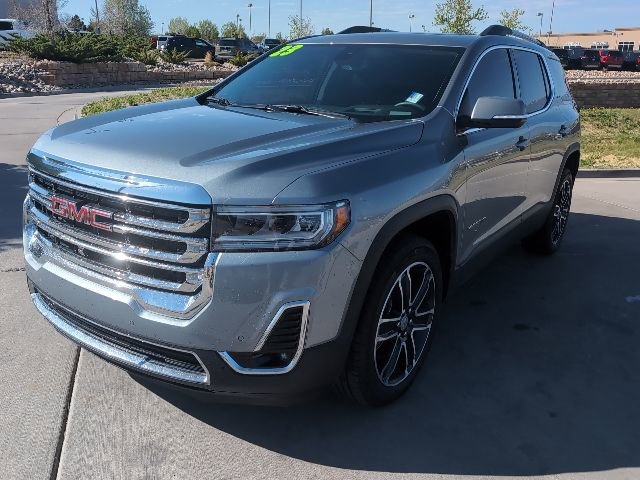 Used 2023 GMC Acadia SLT w/ Technology Package FWD image 3