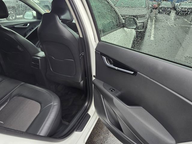 Certified 2023 Kia Niro EX image 15